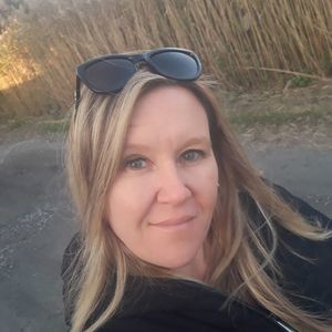 Meet your Posher, Adrienne